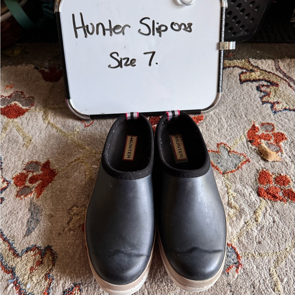 Hunter slip ons size 7